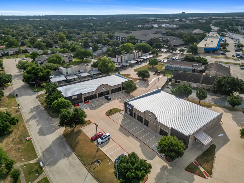 2304 De Lee St, Bryan, TX for lease - Building Photo - Image 1 of 10