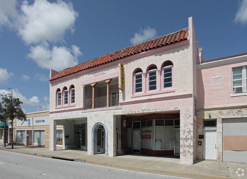 1011-1015 N Dixie Hwy, West Palm Beach, FL for lease - Primary Photo - Image 1 of 6