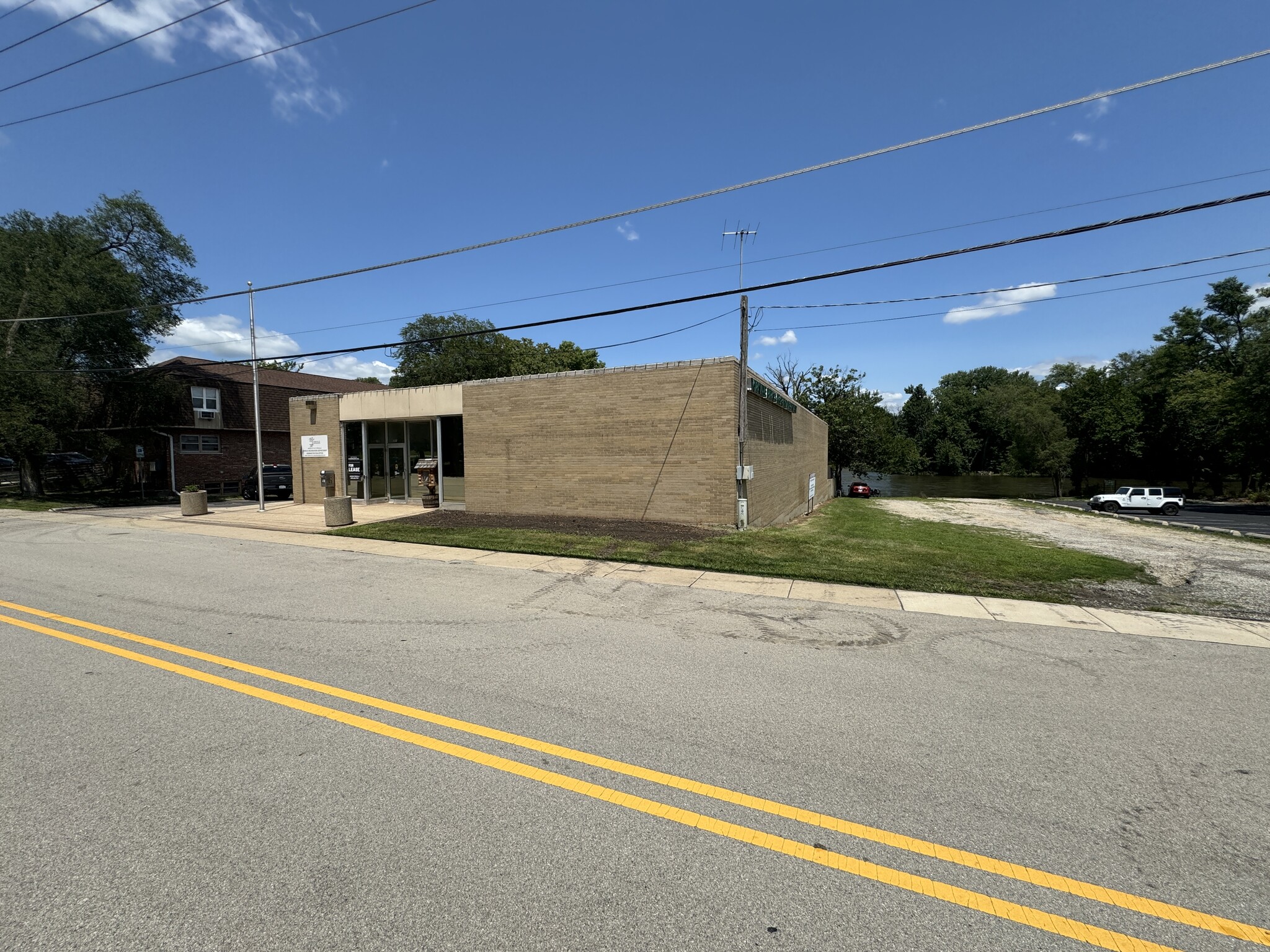 201 W Hydraulic St, Yorkville, IL for lease Building Photo- Image 1 of 13