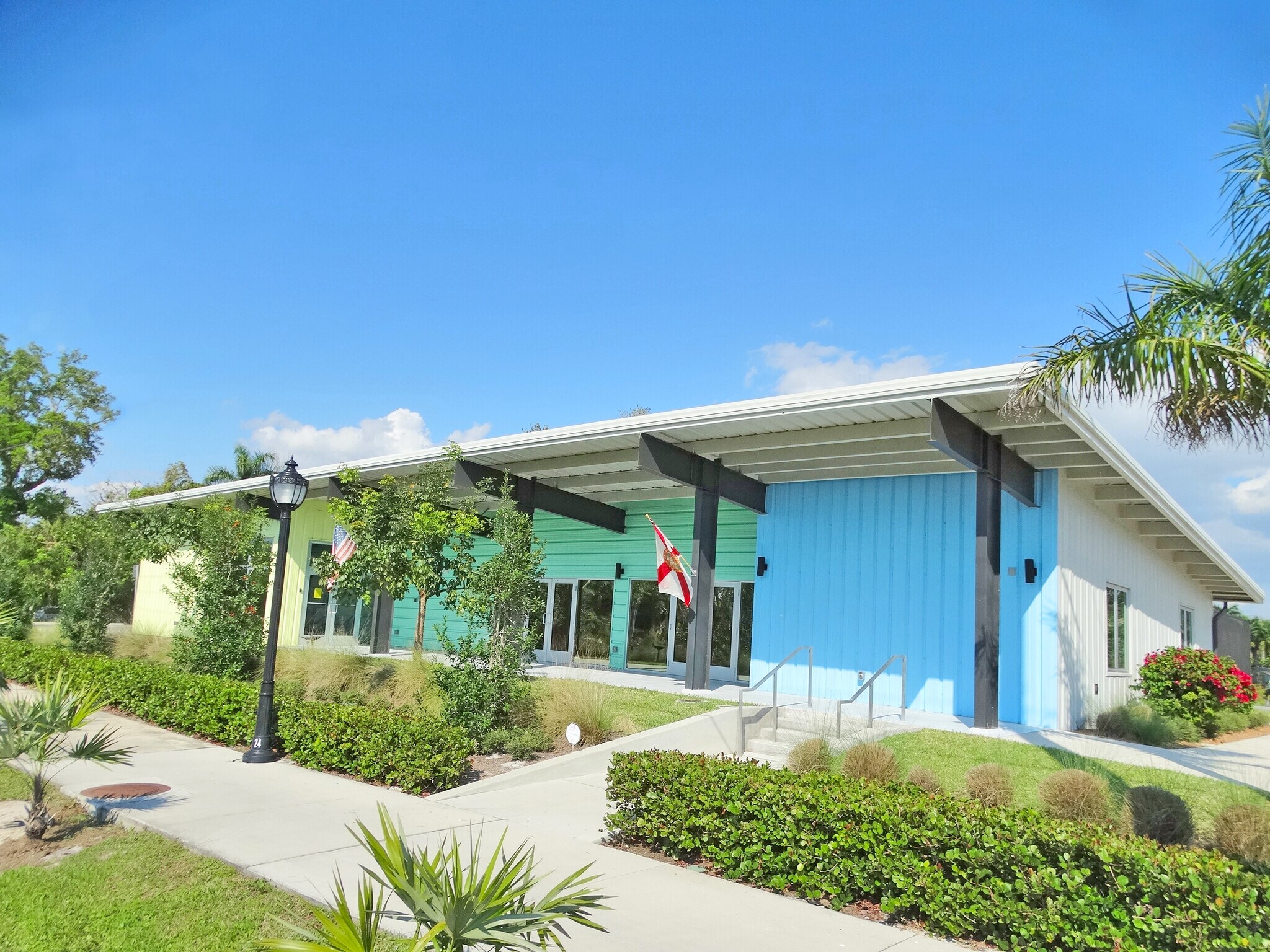 6051 Bayshore Dr, Naples, FL for sale Primary Photo- Image 1 of 1