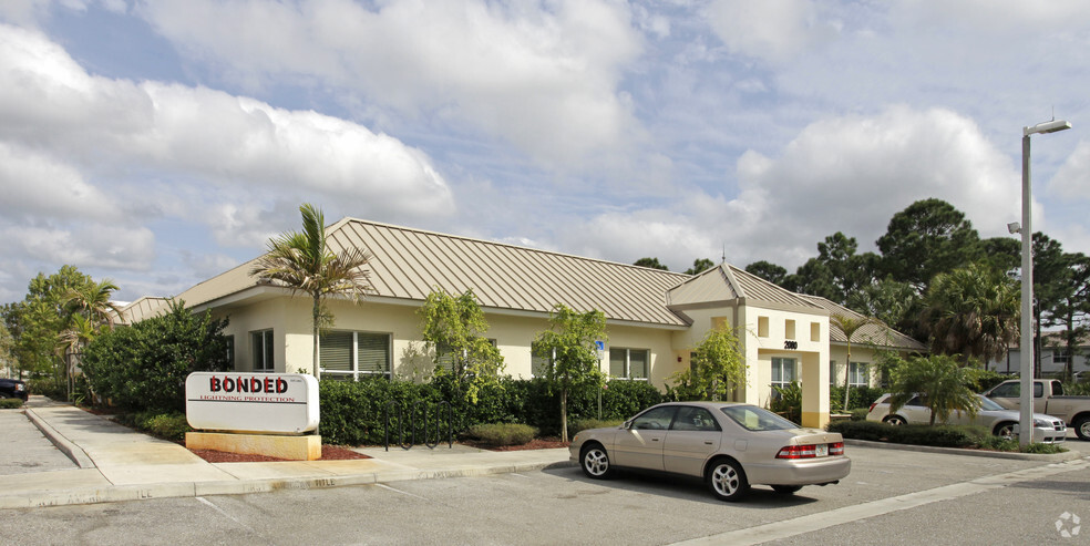 2080 W Indiantown Rd, Jupiter, FL for lease - Primary Photo - Image 1 of 5