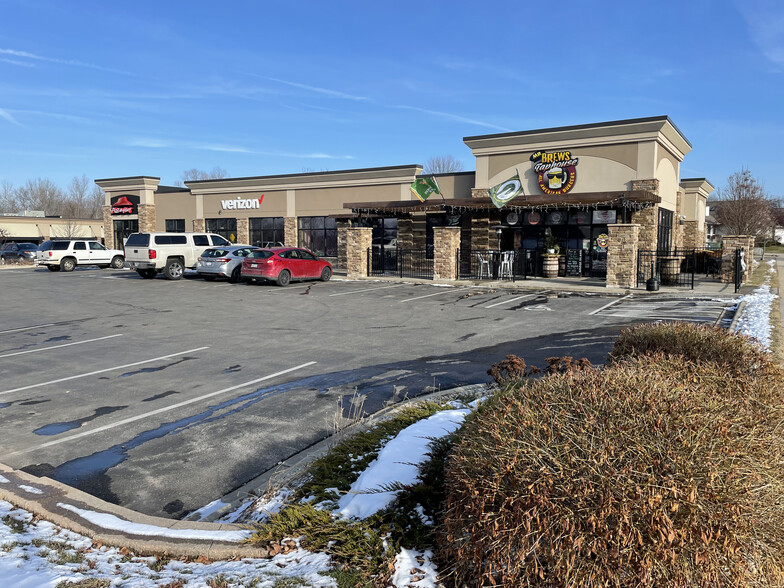 300-330 N Century Ave, Waunakee, WI for sale - Building Photo - Image 1 of 1