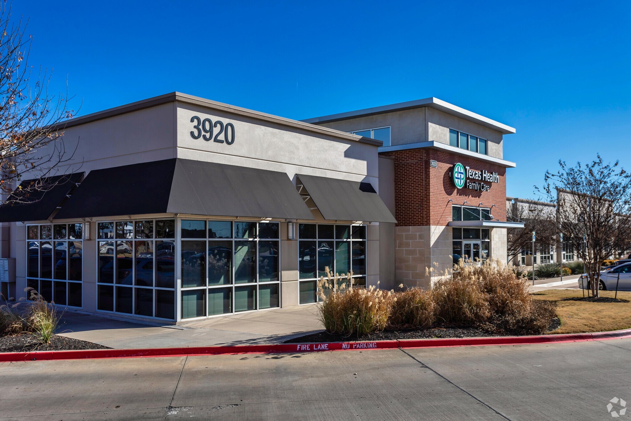 3920 W Wheatland Rd, Dallas, TX for lease Building Photo- Image 1 of 6