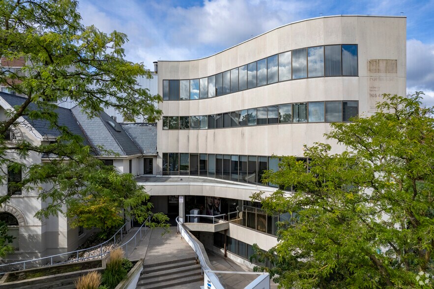 10350 Yonge St, Richmond Hill, ON for lease - Building Photo - Image 3 of 5