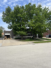 200 Seegers Ave, Elk Grove Village, IL for lease Building Photo- Image 1 of 2