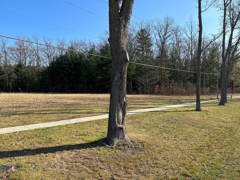 2.04 Acres N Clare Ave, Harrison, MI for sale - Primary Photo - Image 1 of 7