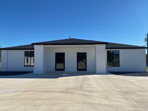 381 Mill Creek Dr, Salado, TX for lease Building Photo- Image 1 of 24