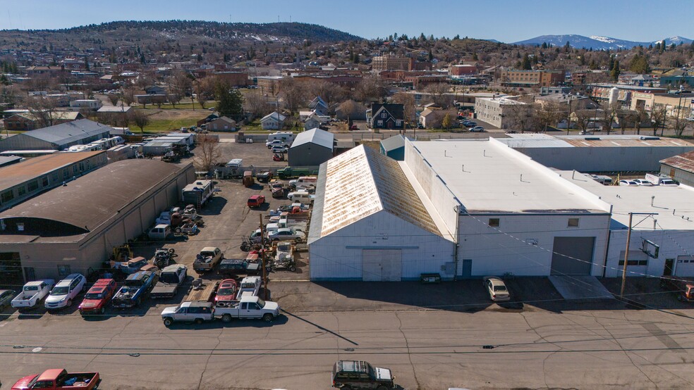 242/284/292 Market St, Klamath Falls, OR for sale - Primary Photo - Image 1 of 5