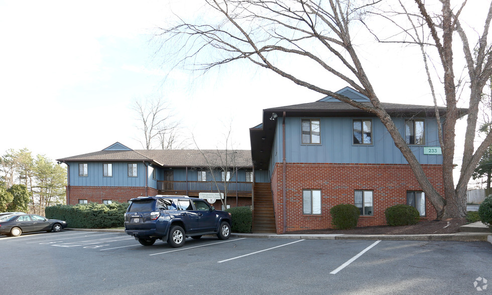 233 Hydraulic Ridge Rd, Charlottesville, VA for lease - Primary Photo - Image 1 of 5