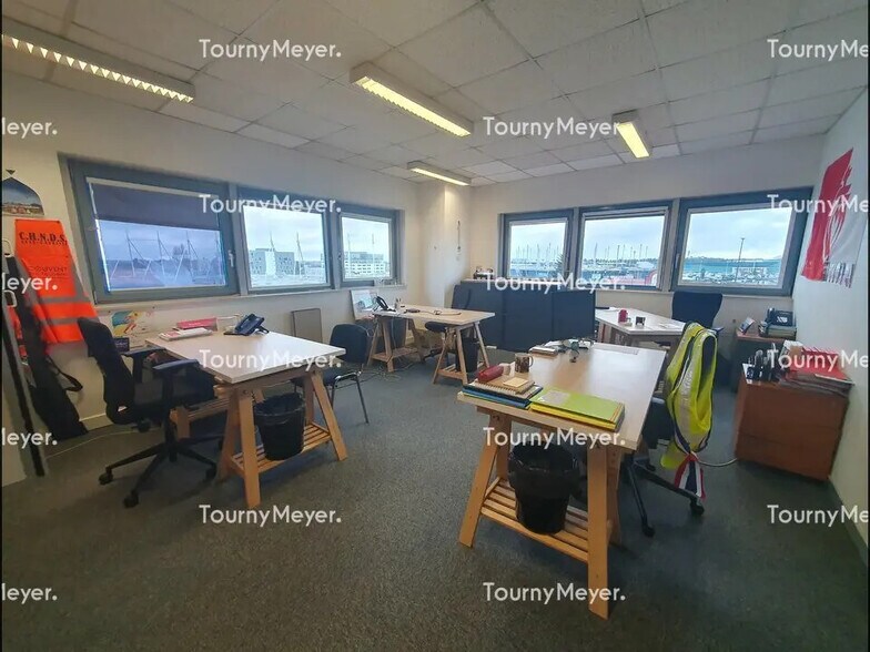 Office in Saint-Herblain for lease - Interior Photo - Image 3 of 5