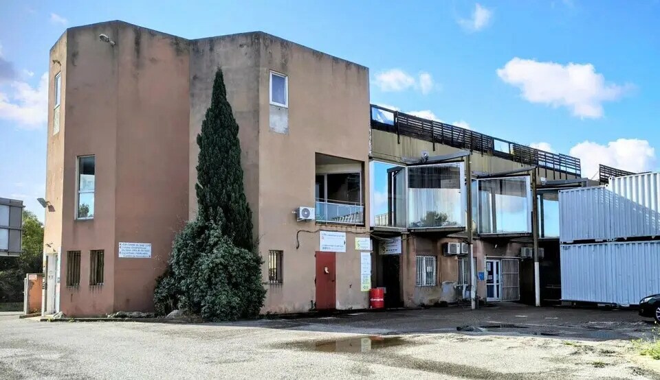 Office in Martigues for lease - Building Photo - Image 1 of 5