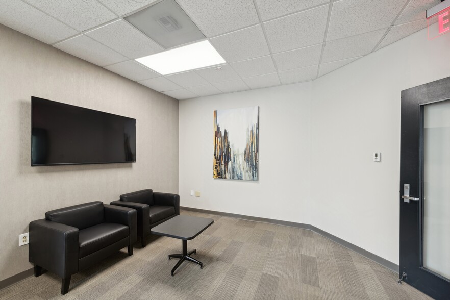 1000 Park Forty Plaza Dr, Durham, NC for lease - Interior Photo - Image 2 of 19