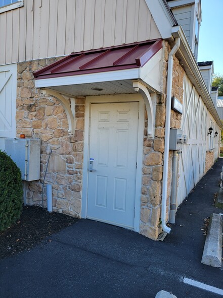 342 E Main St, Leola, PA for lease - Building Photo - Image 3 of 15