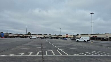 101-200 N Park Dr, Monticello, AR for lease Interior Photo- Image 2 of 2