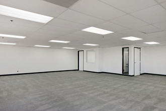 40015 Sierra Hwy, Palmdale, CA for lease Interior Photo- Image 1 of 4