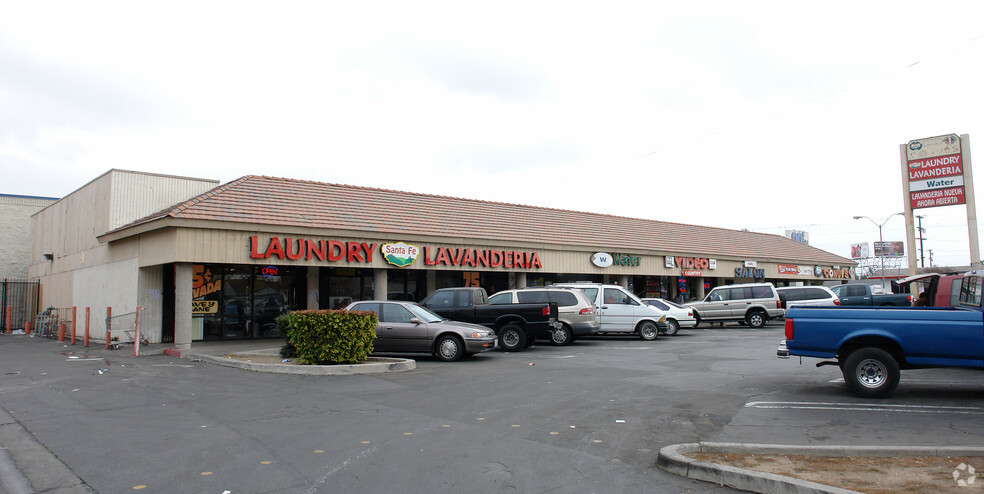 8723 Sepulveda Blvd, North Hills, CA for lease - Building Photo - Image 3 of 6