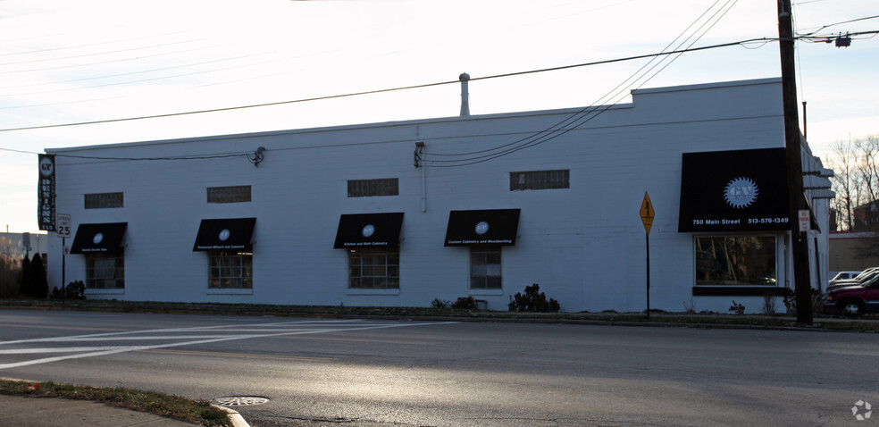 750 Main St, Milford, OH for lease - Primary Photo - Image 1 of 6