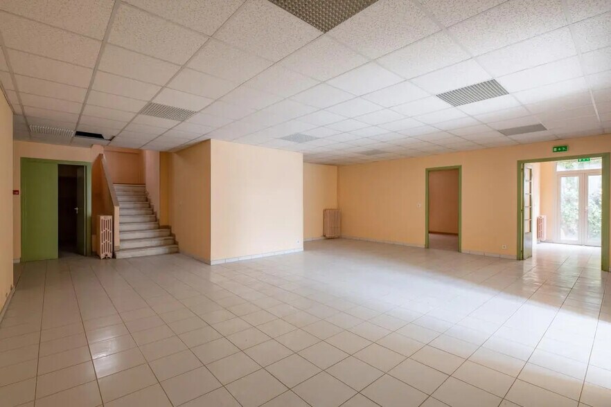 8 Boulevard Emile Zola, Grasse for sale - Building Photo - Image 2 of 17