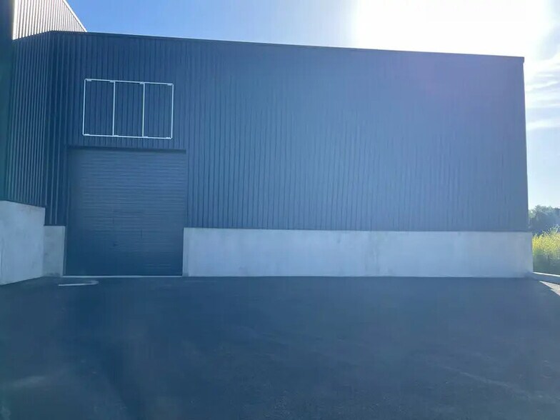 Flex in Signes for lease - Building Photo - Image 3 of 13