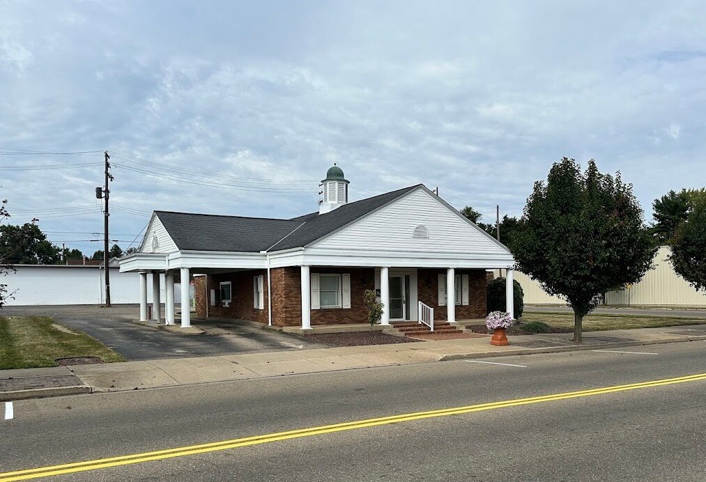 327 E 3rd St, Uhrichsville, OH for sale Building Photo- Image 1 of 21