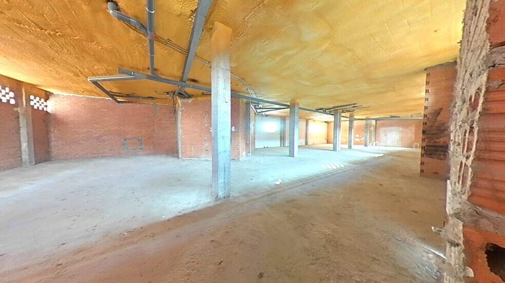 Retail in Utebo for sale - Building Photo - Image 2 of 18