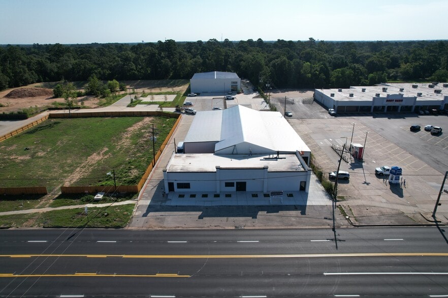 2004 N Frazier St, Conroe, TX for lease - Building Photo - Image 1 of 3