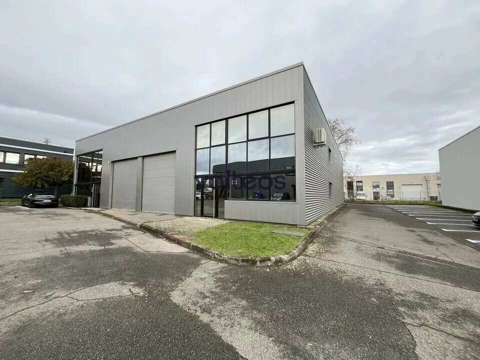 Flex in Toulouse for lease Building Photo- Image 1 of 9