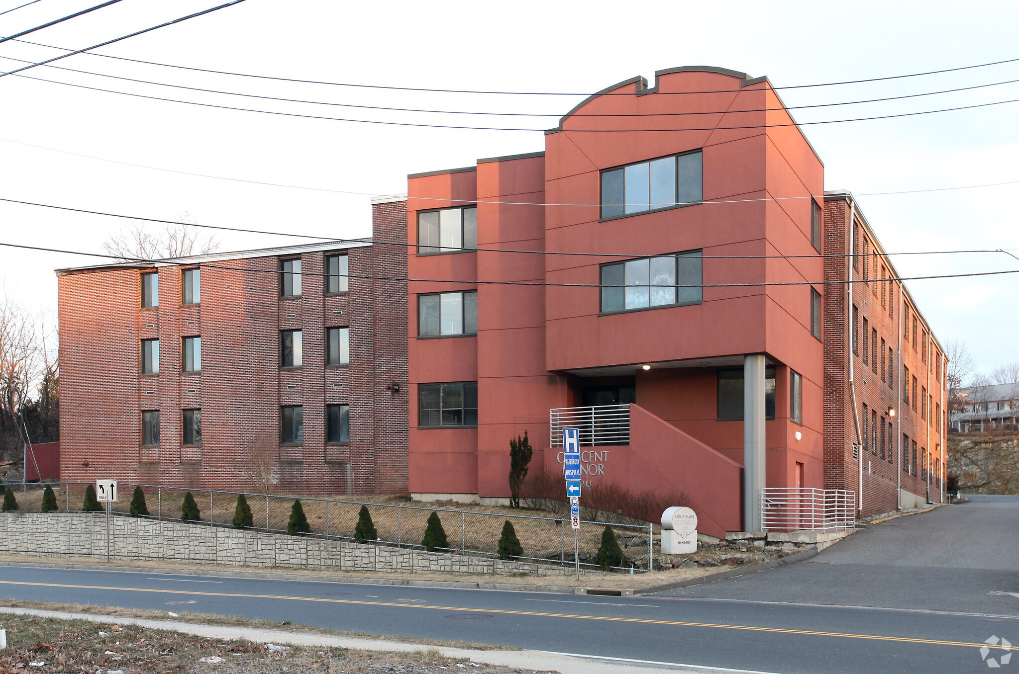 1243 W Main St, Waterbury, CT 06708