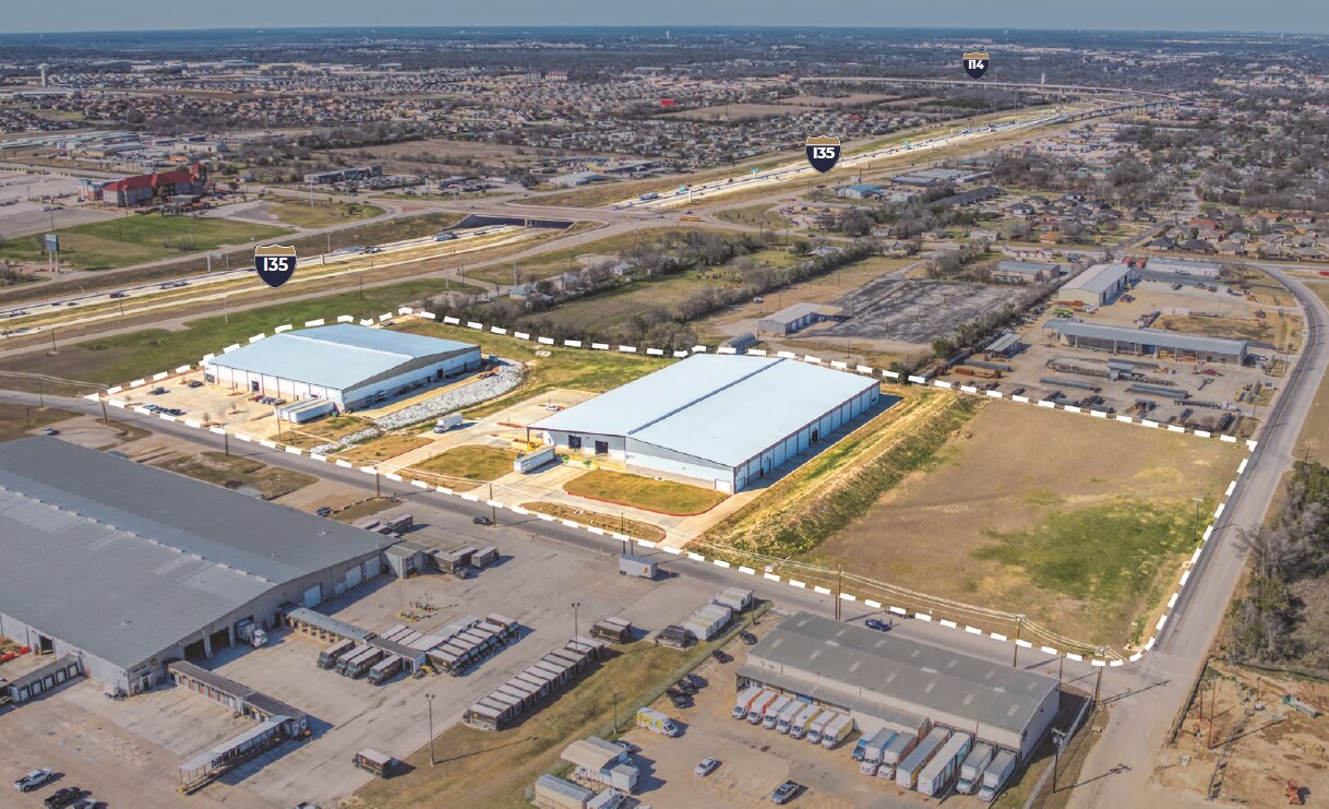218 E Grove Rd - 123,750 SF Available portfolio of 2 properties for sale on LoopNet.com Building Photo- Image 1 of 7