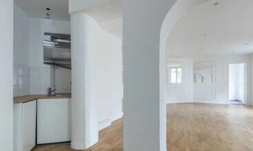 32 Avenue De La République, Paris for lease Interior Photo- Image 1 of 6