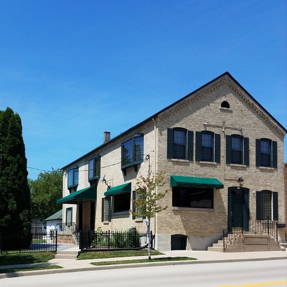 551 N Wisconsin St, Port Washington, WI 53074 Retail for Sale