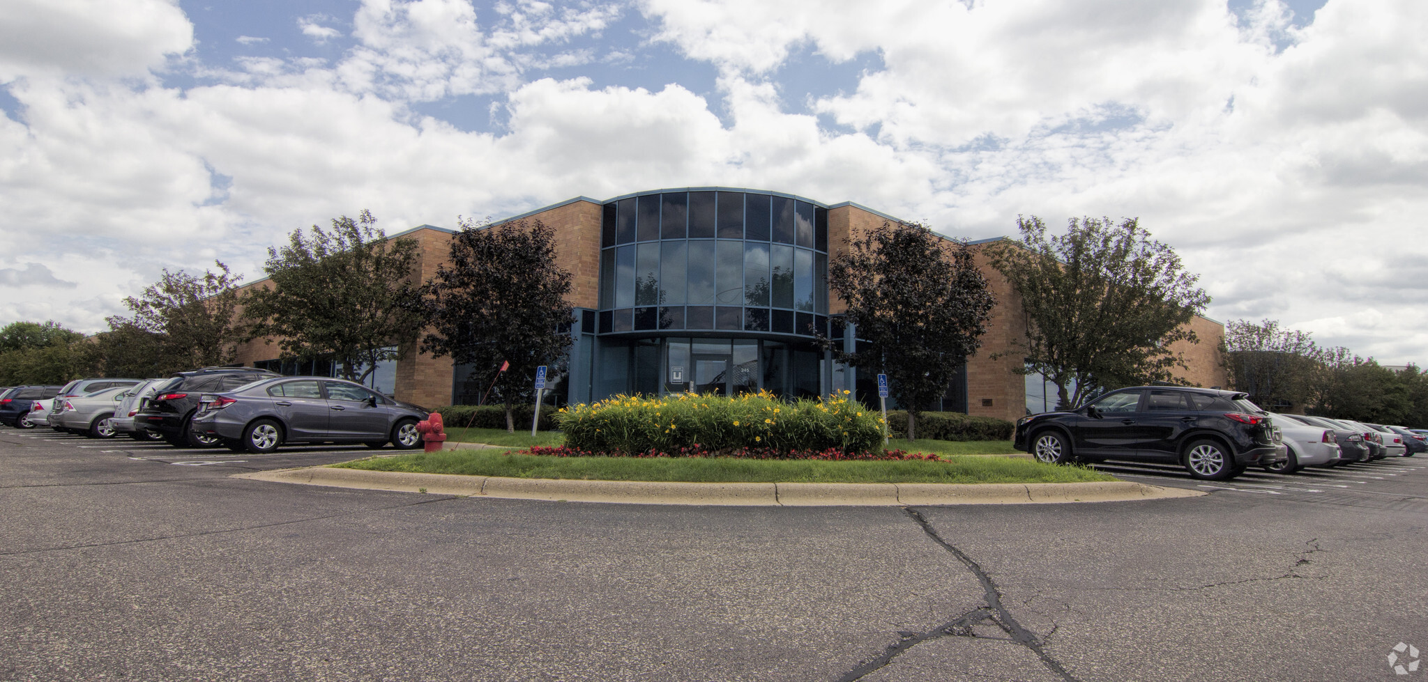 9555 James Ave S, Bloomington, MN for lease Building Photo- Image 1 of 9