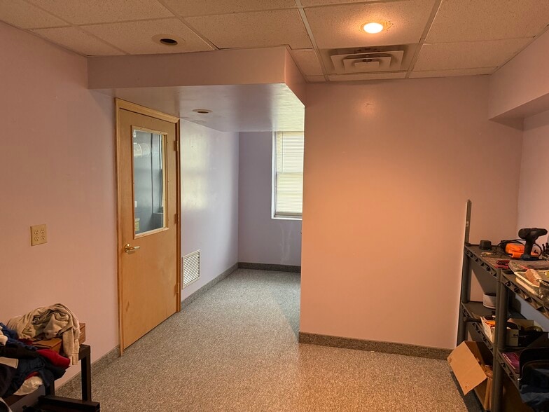 424 N Chestnut St N, Chaska, MN for lease - Building Photo - Image 3 of 10