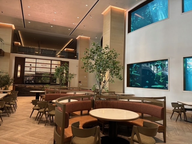 2490 Kalakaua Ave, Honolulu, HI for lease - Interior Photo - Image 2 of 11