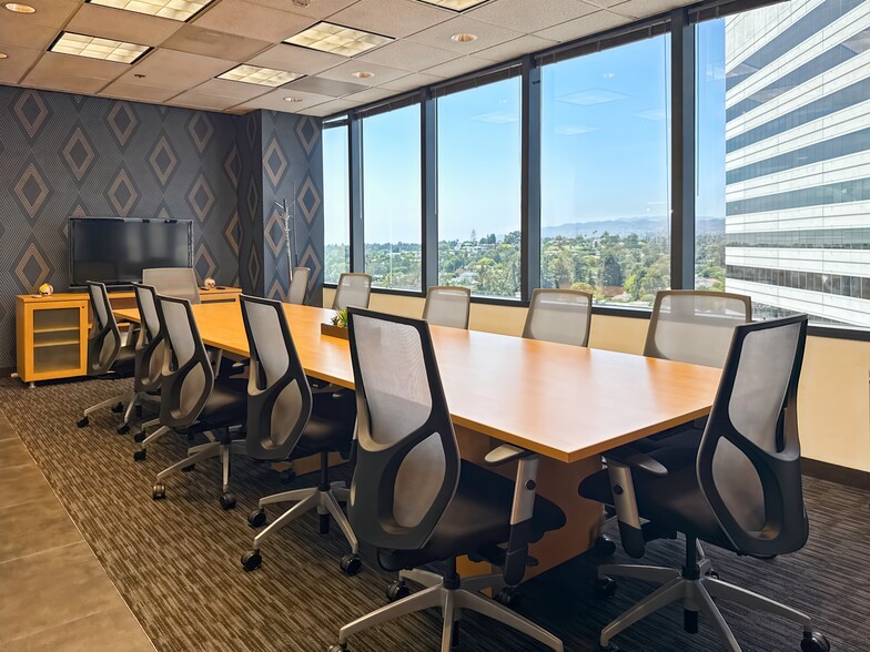 12100 Wilshire Blvd, Los Angeles, CA for lease - Interior Photo - Image 2 of 15