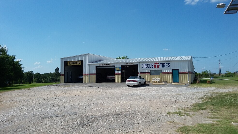 31557 US82, Whitesboro, TX 76273