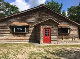 1098 N M-37, Baldwin, MI for sale - Primary Photo - Image 1 of 1