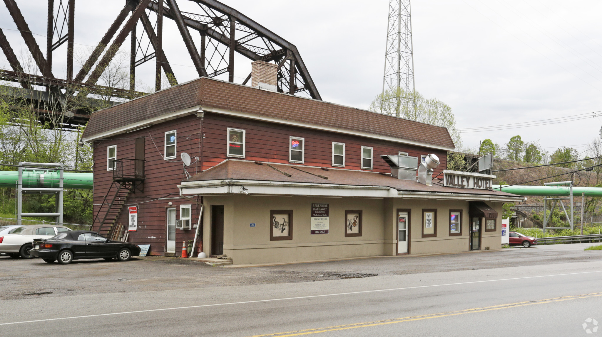 1004 New England Hollow Rd, Clairton, PA for sale Primary Photo- Image 1 of 1