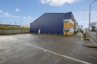 199-215 Cardiff Rd, Reading for lease Building Photo- Image 2 of 6