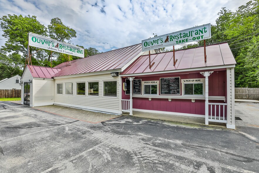 944 Gibbons Hwy, Wilton, NH for sale - Building Photo - Image 1 of 1