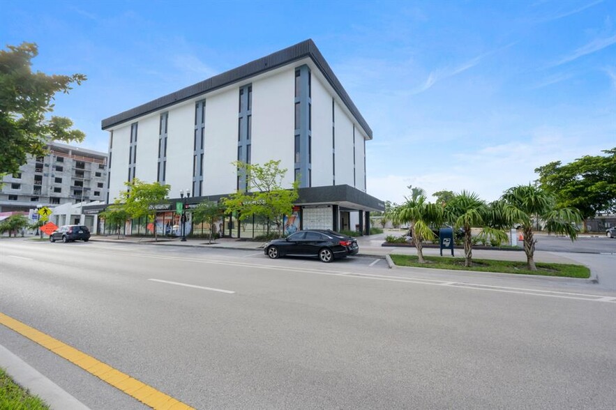 2131 Hollywood Blvd, Hollywood, FL for lease - Building Photo - Image 1 of 53