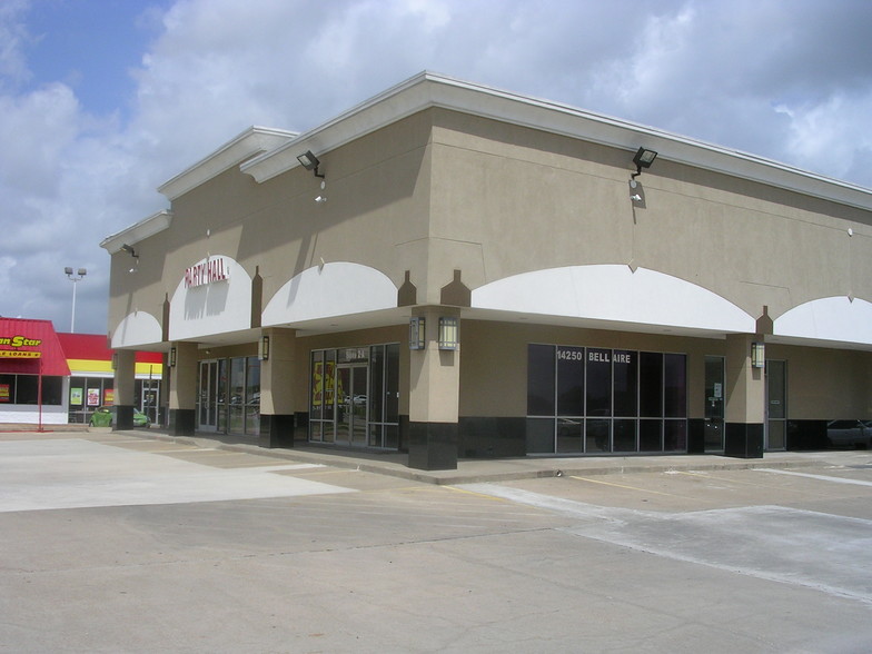 14250 Bellaire Blvd, Houston, TX for sale - Building Photo - Image 1 of 1