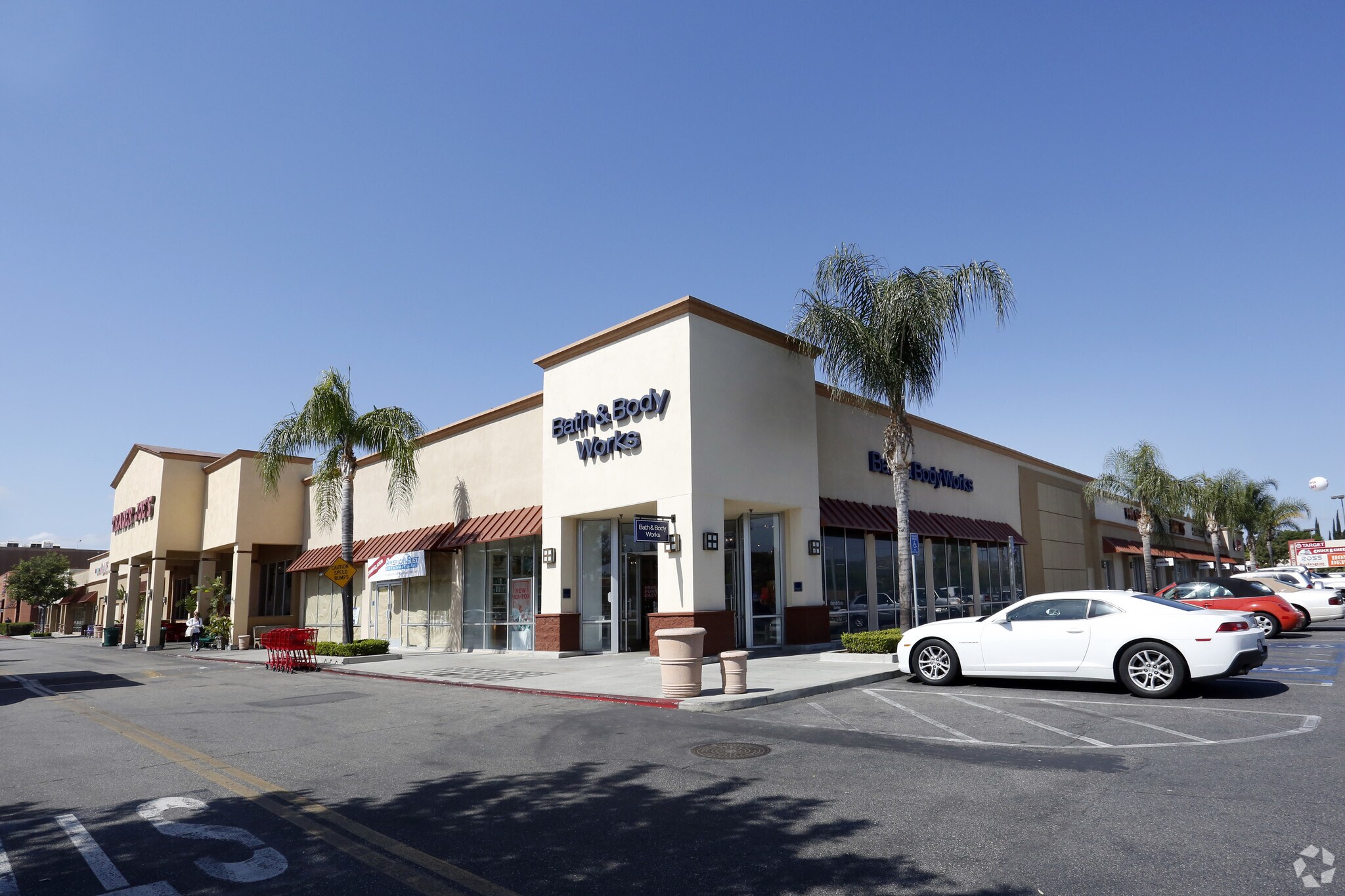 6633 Fallbrook Ave, West Hills, CA, 91307 Retail Space For Lease