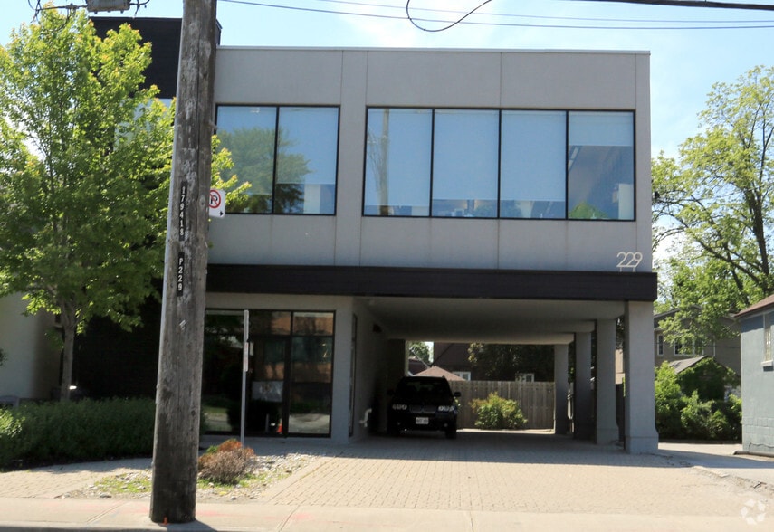 229 Sheppard Ave W, Toronto, ON for sale - Building Photo - Image 3 of 20