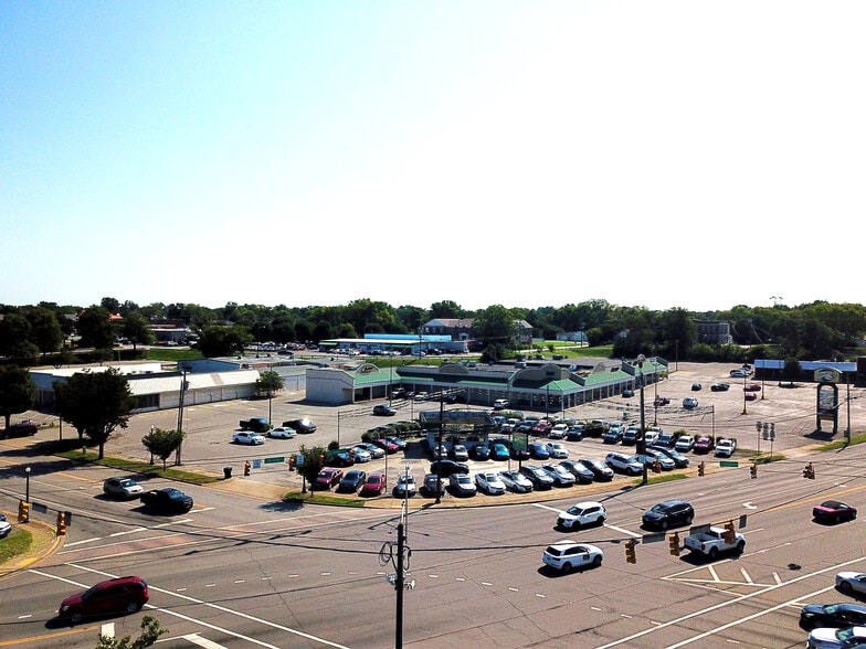 115-123 SE Broad St, Murfreesboro, TN for lease - Building Photo - Image 2 of 6