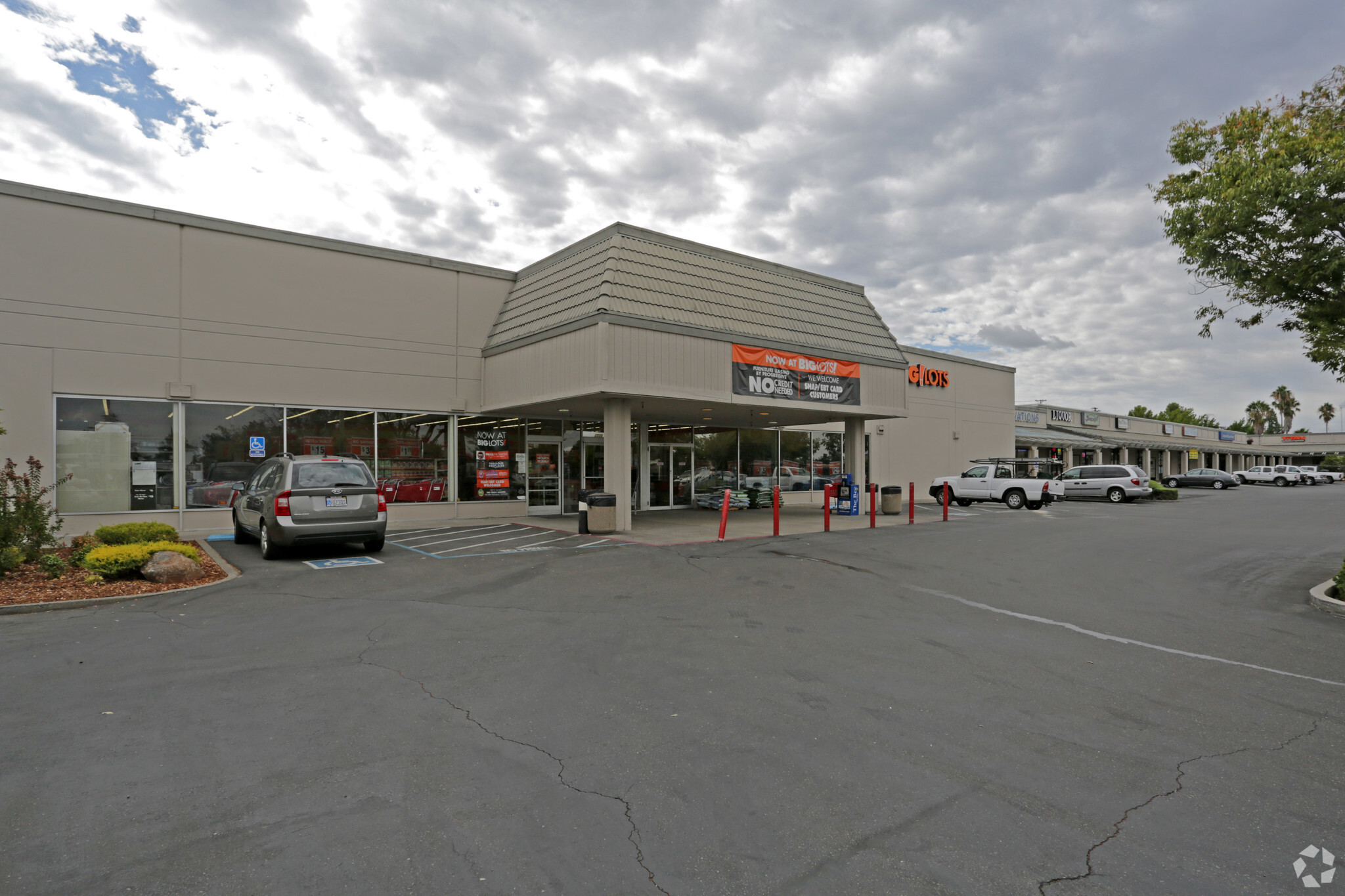 212 Harding Blvd, Roseville, CA for lease Primary Photo- Image 1 of 7