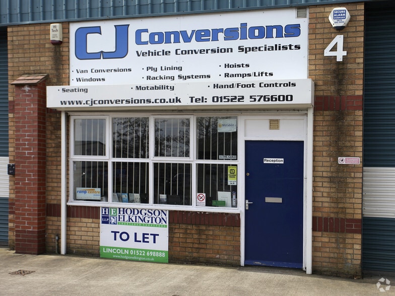 Cardinal Clos, Lincoln for lease - Building Photo - Image 2 of 6