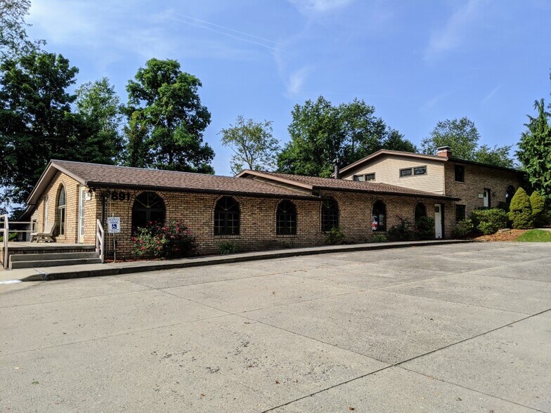 891 Menoher Blvd, Johnstown, PA 15905