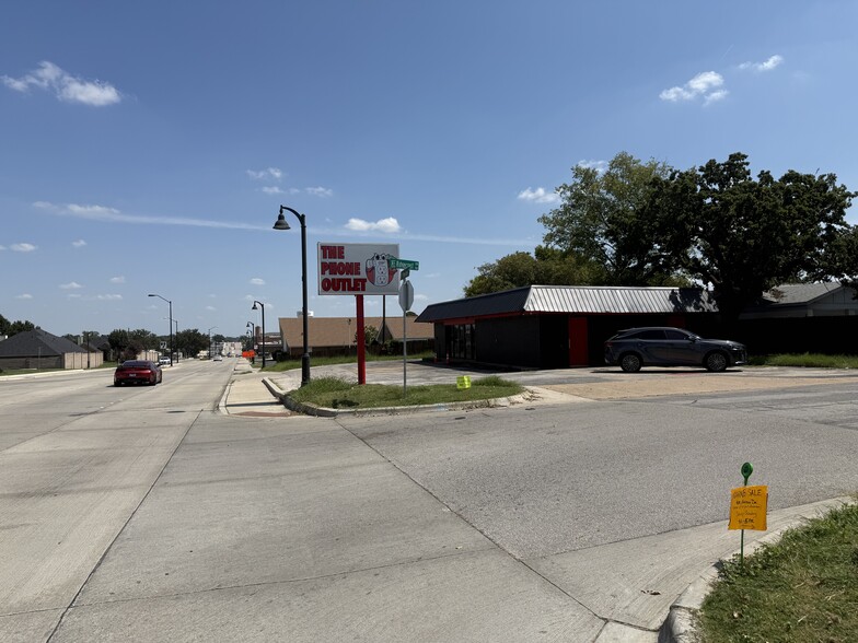 673 W Pipeline Rd, Hurst, TX for lease - Building Photo - Image 2 of 8