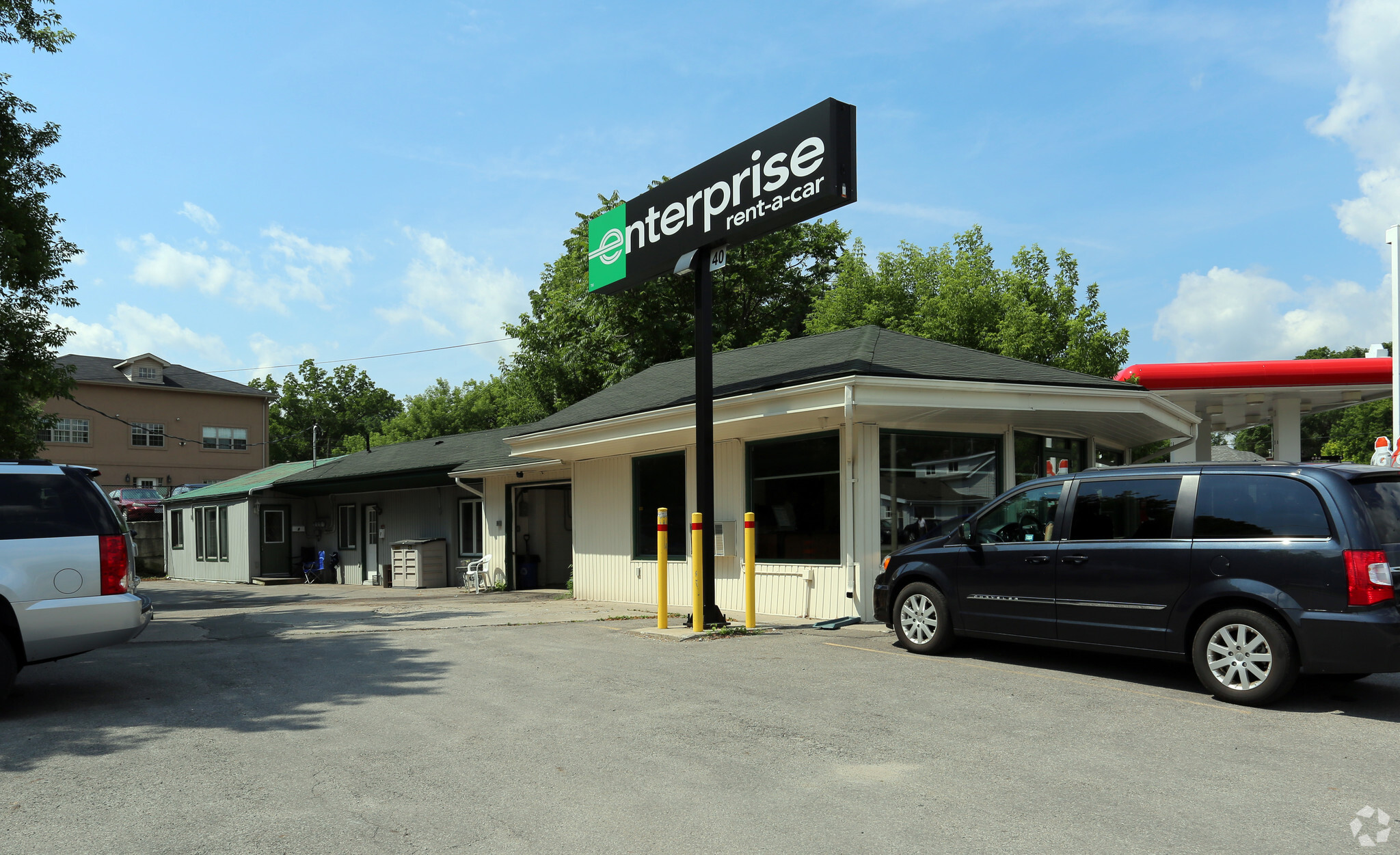 40 Cootes Dr, Hamilton, ON for sale Primary Photo- Image 1 of 1